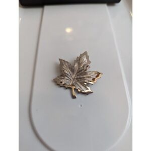 Bond Boyd Sterling Silver 925 Maple leaf brooch
